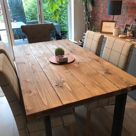 Farmhouse & Country Style Dining Tables