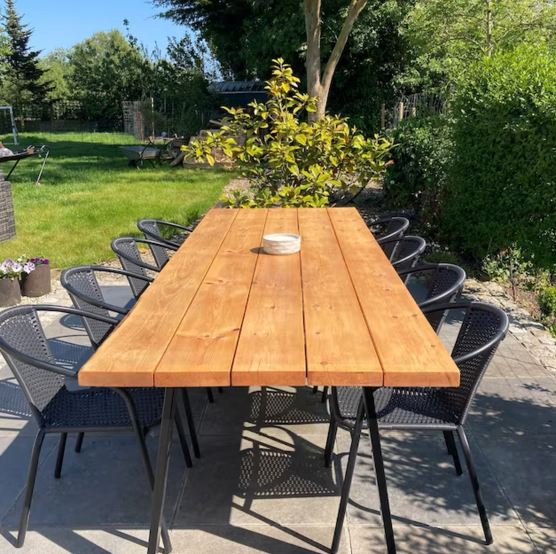 Outdoor Dining Table – The Bespoke Carpentry Co