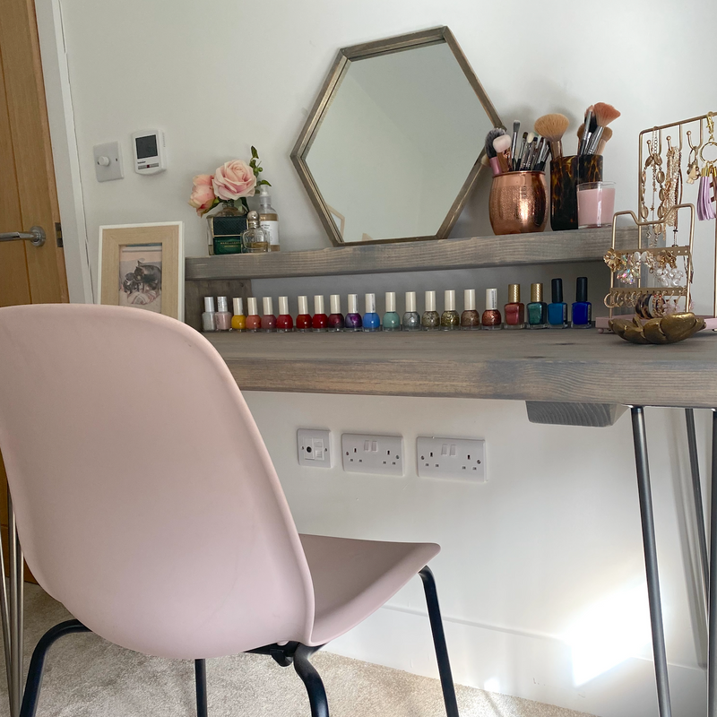 Vanity Desk with Natural Steel Hairpin Frame Legs